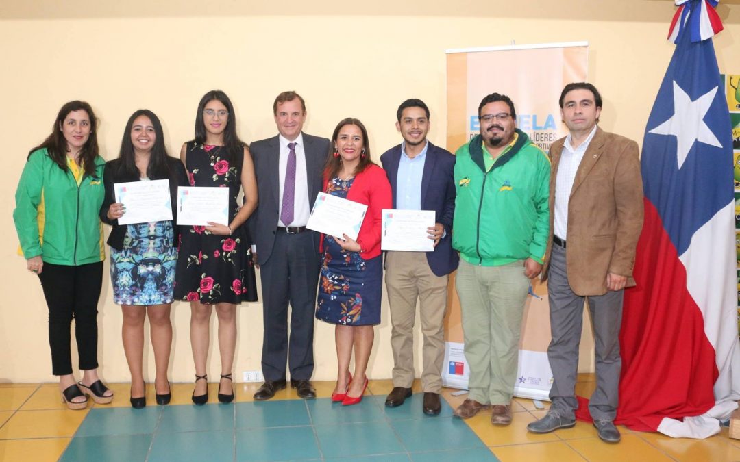 Vecinos de La Cruz fueron certificados tras participar en Escuela de Líderes dirigida por estudiantes de la UPLA