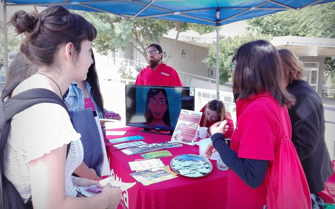 Estudiantes UPLA recibieron preservativos femeninos gratuitos