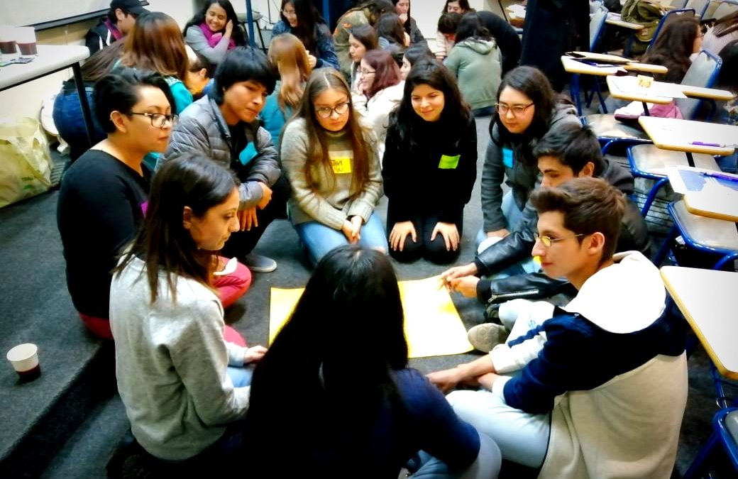 Estudiantes de Ues del CRUV se capacitan como monitores en gestión del riesgo en el consumo de sustancias