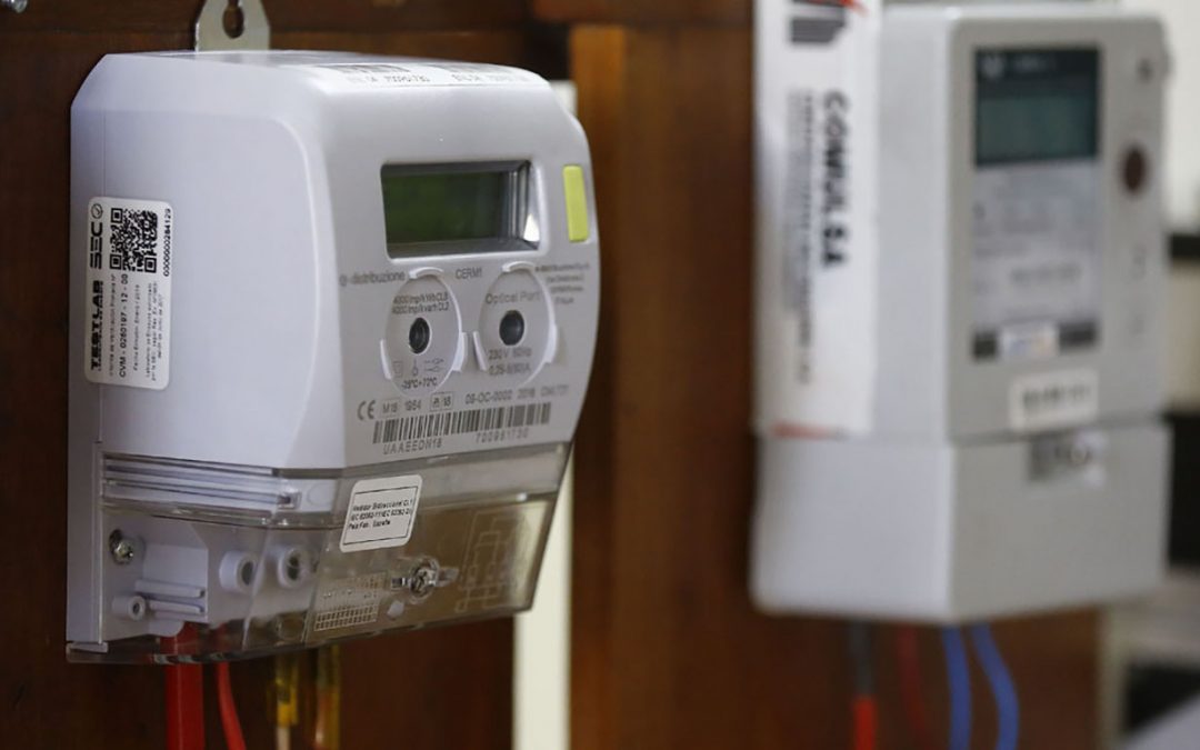 “Deberían obligar a las compañías eléctricas a dejar dos medidores para demostrar que miden lo mismo”