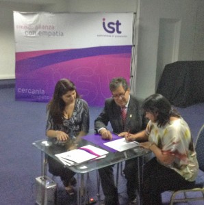 Firma de protocolo UPLA - IST