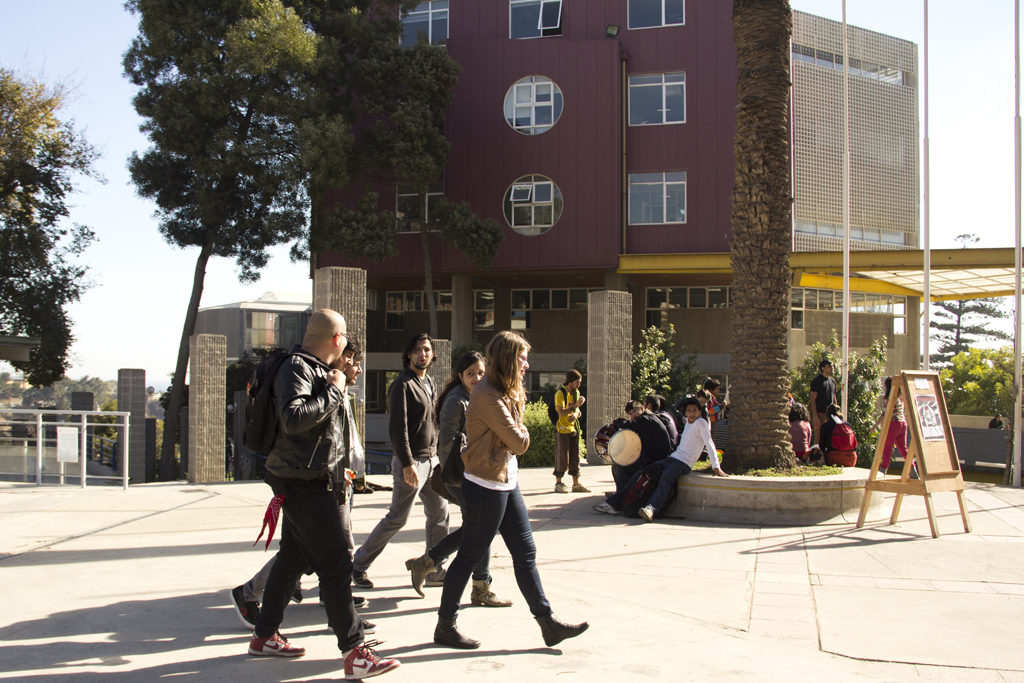 Rector abrió debate sobre gratuidad en la UPLA