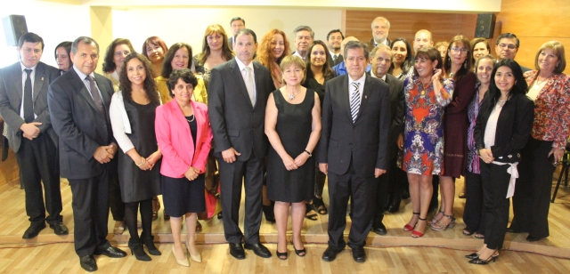 Rector anuncia nuevos directivos de su equipo de trabajo