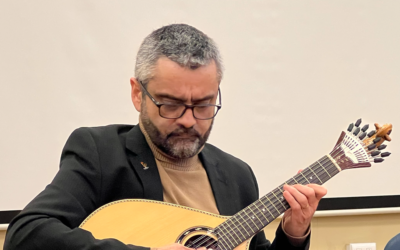 Fado: Músico exponente del estilo musical portugués en Chile visita la Universidad de Playa Ancha
