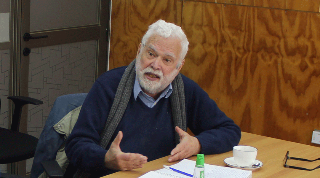 Investigador de las ciencias sociales Roberto Follari visita la Universidad de Playa Ancha