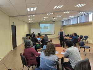 Proyectos InES presentan avances y desafíos en jornada desarrollada por FIU Territorial UPLA
