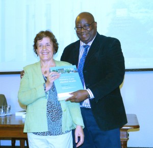 Ximena-Sánchez_recibe premio