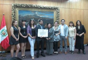 Fabiola Campos_egresada (amazonas)_premiación
