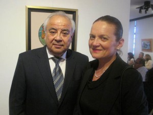 Presentación libro decano y María Angélica Oliva