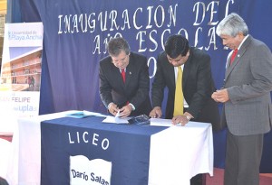 Firma-convenio_Municipio-Santa-María