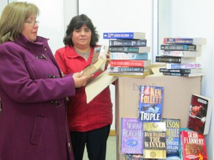 Carmen Gloria Arlegui_donación libros