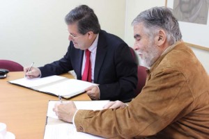 Firma convenio UPLA y SSVQ