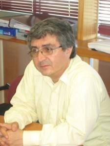 Decano Facultad de Ingeniería Manuel Contreras