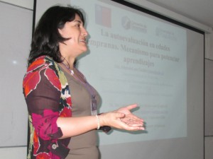 Dra. Marcela Lara expone investigación Autoevaluación en Edades Tempranas