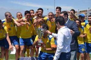 Selección fútbol UPLA_campeón 2014_12