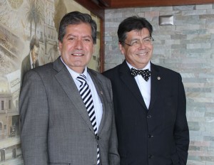 Rector-UPLA-y-Luis-Riveros,-Gran-Maestro-Logia