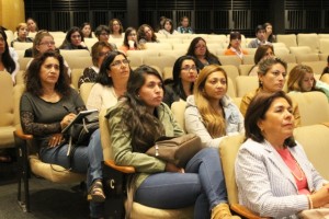 asistentes charla lengua materna