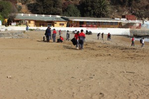 limpieza_playatorpederas_escueladiegoportales1
