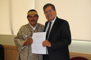 Firma convenio UPLA- Caciques 7