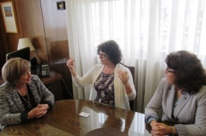 antoinette_gagne_saluda_ a_prorrectora_upla (2)