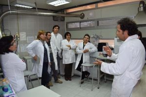 uplaguas-en-laboratorio-servicios-de-analisis2_upla