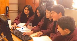 Egresada UPLA lidera equipo escolar finalista en concurso nacional tecnológico
