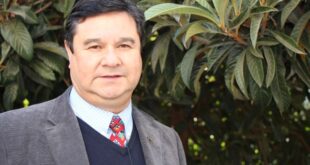 Decano César Oliva postula a la reelección para dirigir la Facultad de Ciencias de la Actividad Física y del Deporte