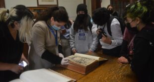 Estudiantes de Bibliotecología realizaron visita académica a sitios de interés en Santiago