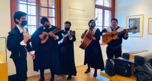 Tuna Artística de la UPLA se presentó en Museo Universitario del Grabado