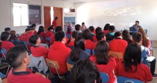 Magíster en Literatura celebró Día del Libro en colegio Amancay de Limache