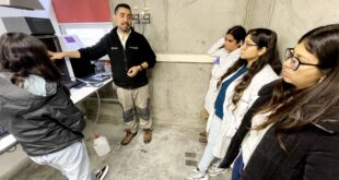 Profesionales y estudiantes del LAPTES se capacitan en manejo de equipo que mide metales pesados