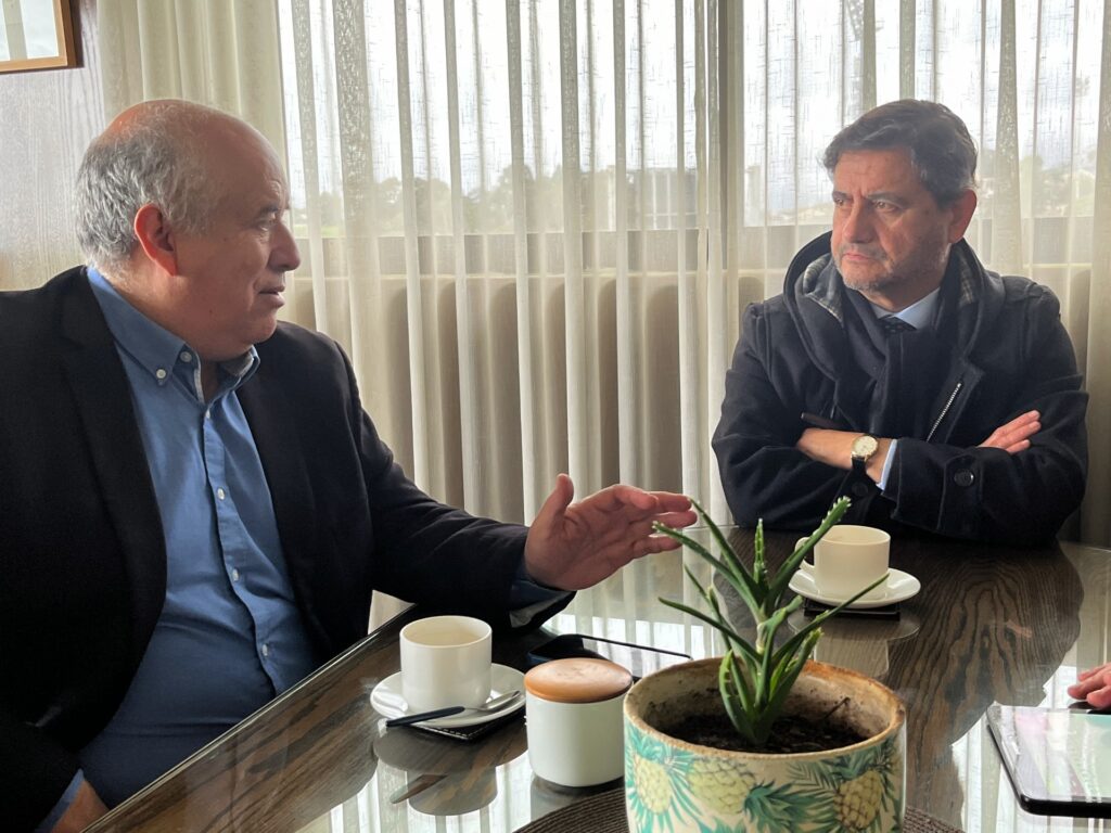 Rector UPLA y Seremi del Trabajo abordan actualización de leyes laborales