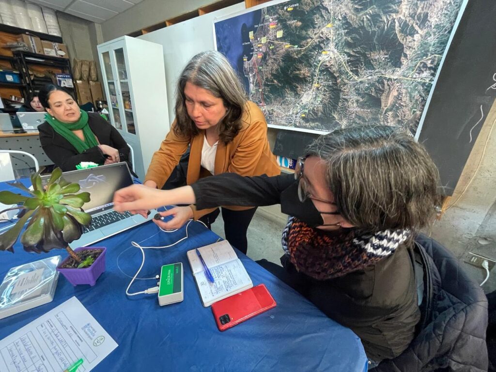 Vicerrectora Carolina Santelices se reunió con equipo del Laboratorio de Suelos de la Facultad de Ingeniería UPLA