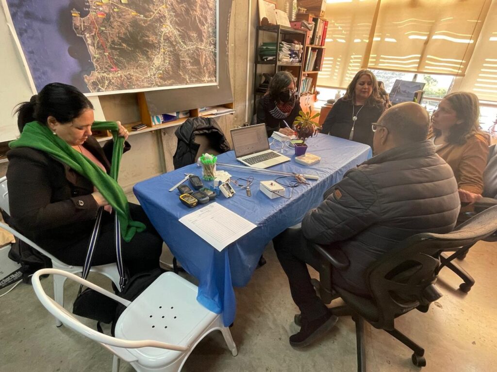 Vicerrectora Carolina Santelices se reunió con equipo del Laboratorio de Suelos de la Facultad de Ingeniería UPLA