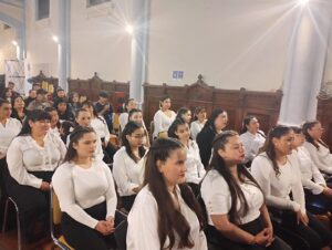 Promoción 2024 de la carrera Técnico en Educación Parvularia realiza ceremonia de Investidura