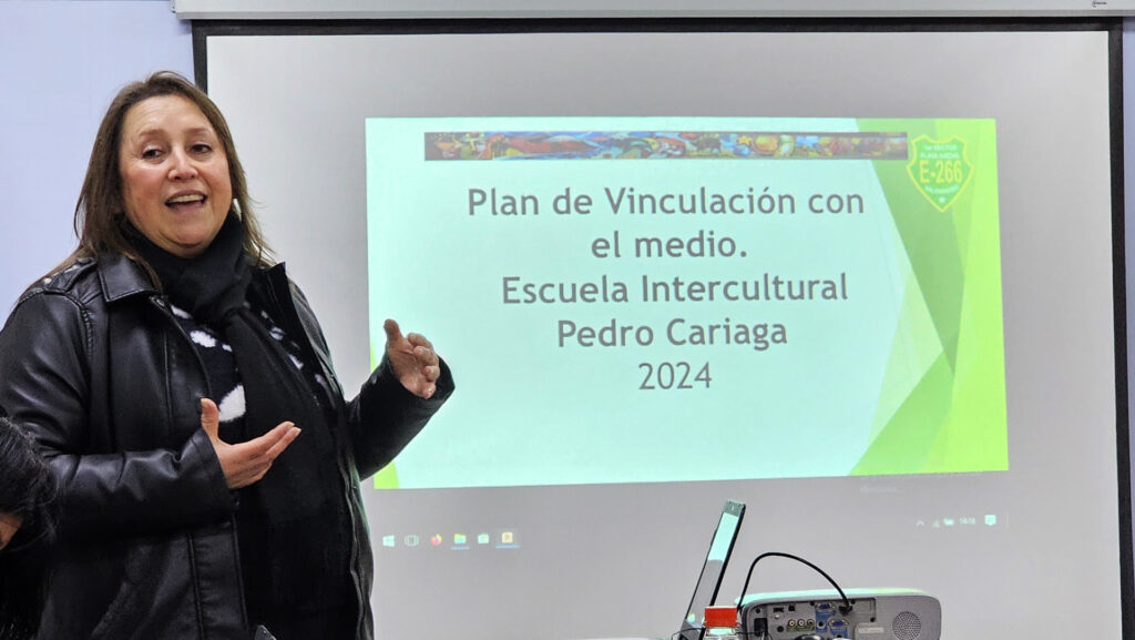 Pedagogía en Historia y Geografía UPLA estrecha relación con Escuela Intercultural E-266 Pedro Cariaga de Playa Ancha