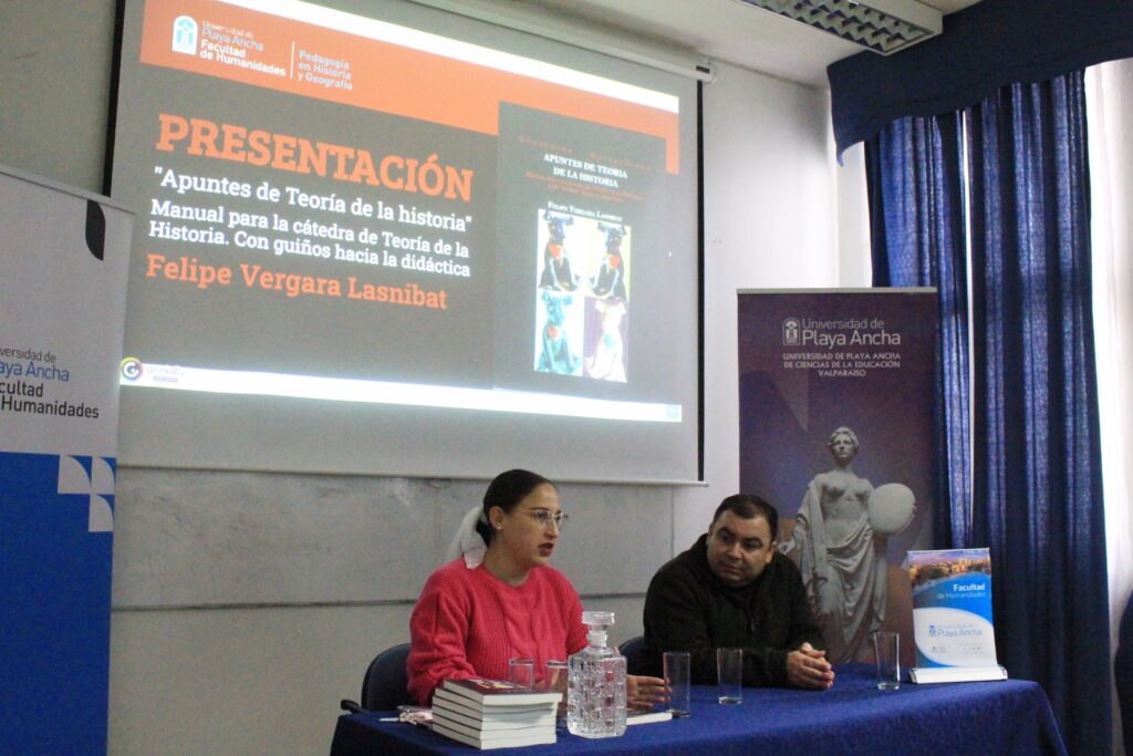 Libro "Apuntes de Teoría de la Historia"del académico Felipe Vergara Lasnibat se presentó en la UPLA