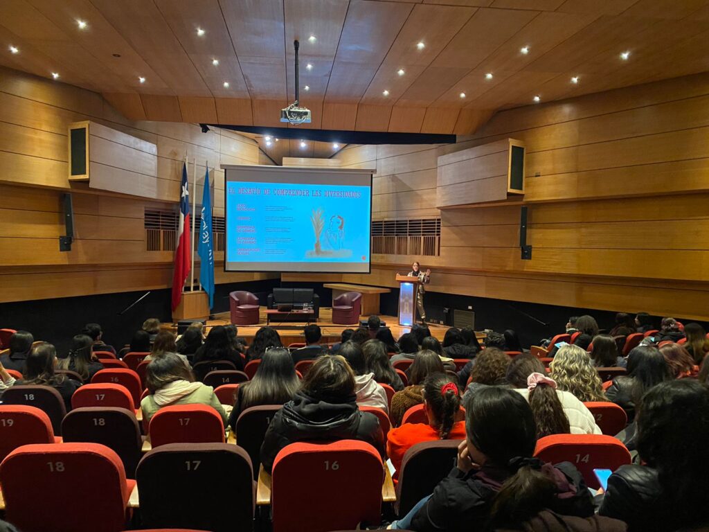 Jornada de capacitación para equipos de programa 4 a 7 de SernamEG en la UPLA