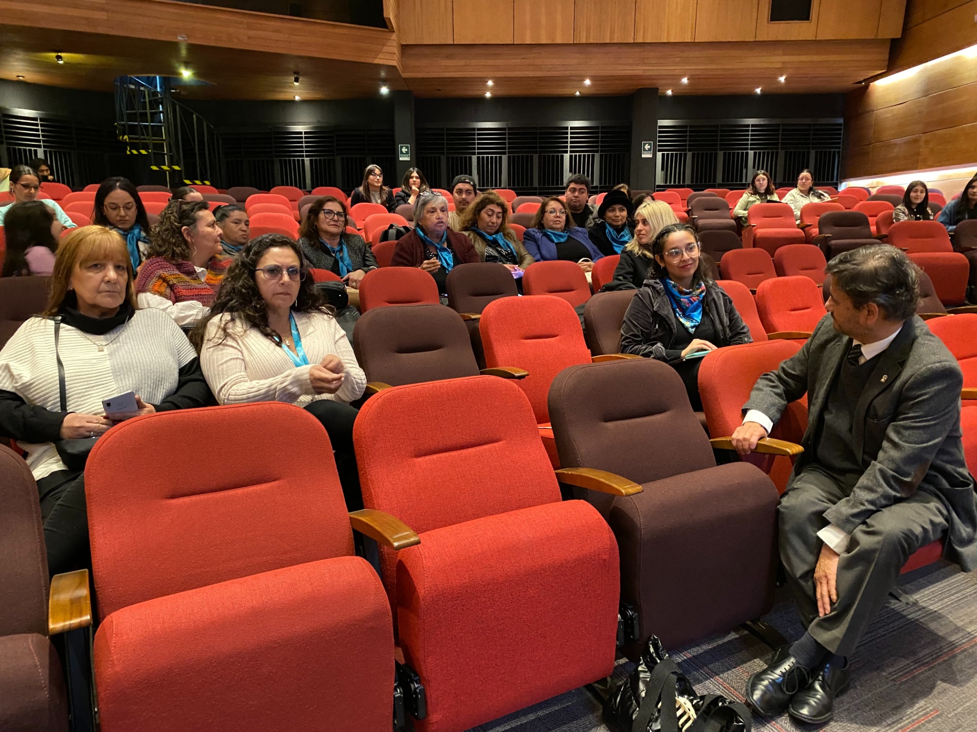 Propuesta de ley que reconoce y visibiliza el trabajo de cuidados fue analizado en UPLA