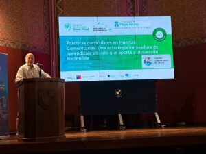 Aprendizaje en terreno y sustentabilidad: La experiencia de huertas comunitarias de la UPLA en congreso GreenMind
