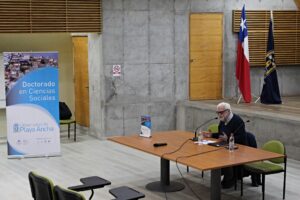 “Pensar las posibilidades de la interdisciplina”: El paso del Dr. Roberto Follari por la Universidad de Playa Ancha