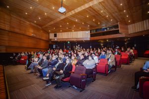 UPLA entrega títulos póstumos a familias de 5 exestudiantes