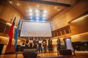 UPLA entrega títulos póstumos a familias de 5 exestudiantes