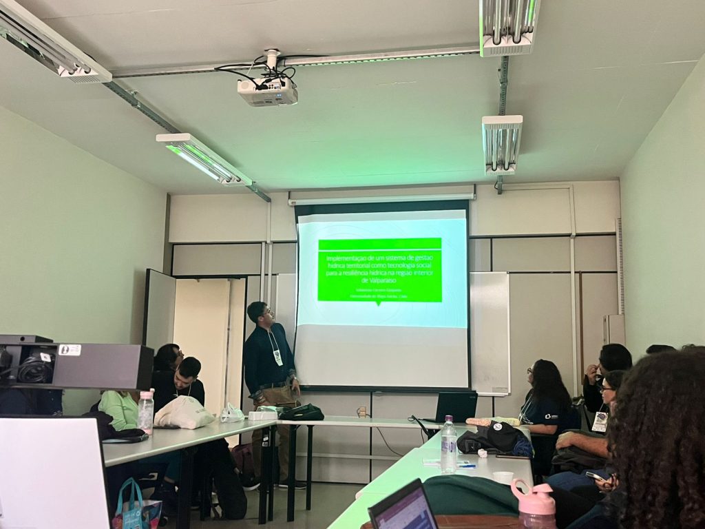 Estudiantes de Ingeniería Civil Industrial UPLA presentaron trabajos de investigación en Brasil