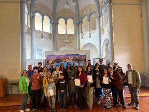 ITEC UPLA reconoce la excelencia: Estudiantes reciben certificados por alto rendimiento académico