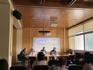 Ética, Salud y Poder: conversatorio interfacultades reflexiona sobre desafíos contemporáneos de la medicina, la autonomía y la finitud 