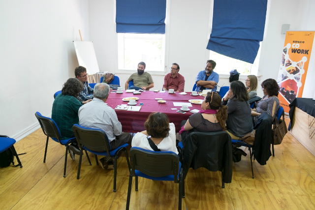 Tesistas de postgrado UPLA dialogaron con especialista en economía creativa