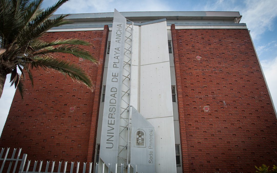 Mensaje de bienvenida de parte de la directora general de la Escuela de Postgrado UPLA a nuestros estudiantes