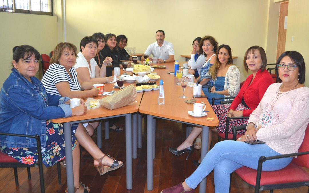 Funcionarias del Campus San Felipe conmemoran el Día de la Mujer