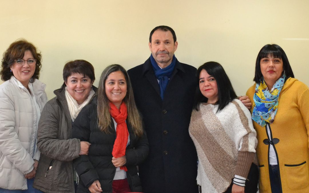 Funcionarios del campus San Felipe aprueban diplomado en Gestión Pública y Gobierno